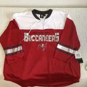 NFL TEAM BUCCANEERS. NEW WITH TAGS, WOMAN XL